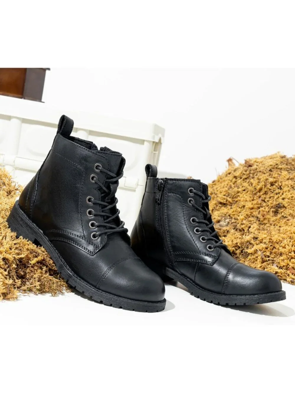Stylish Lace-Up Combat Ankle Boots with Cap Toe & Low Block Heel for Women